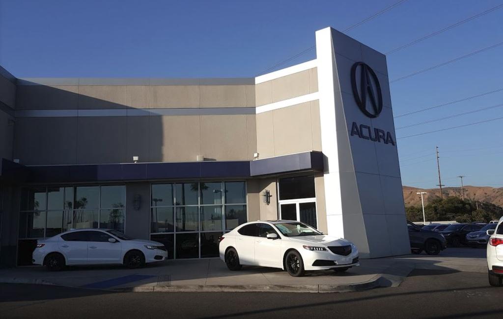 Dealership gallery photo 1