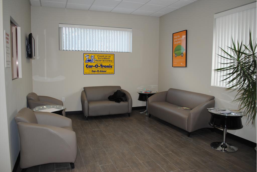 Dealership gallery photo 9