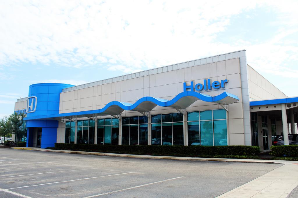 Dealership gallery photo 1