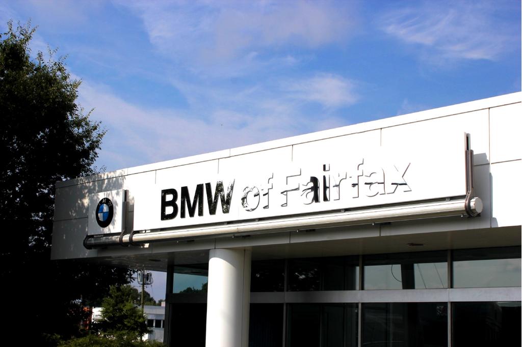 Dealership gallery photo 1