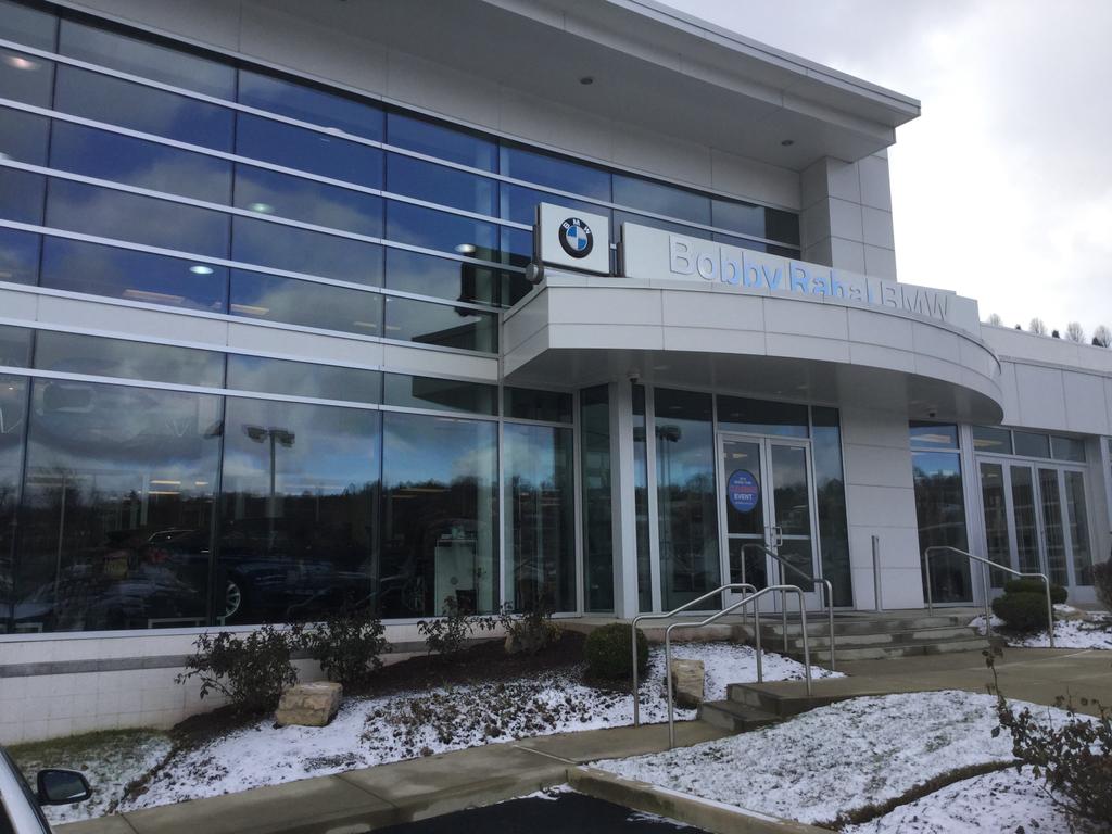 Dealership gallery photo 7