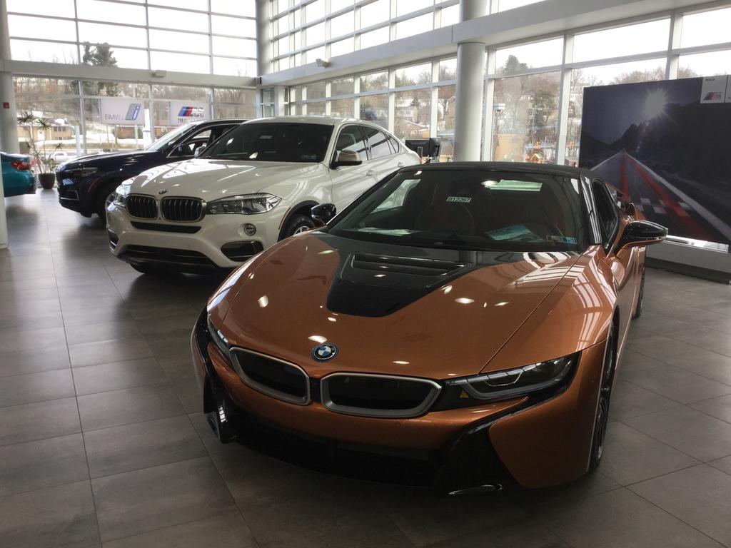 Dealership gallery photo 4