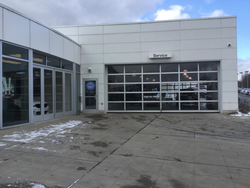 Dealership gallery photo 8