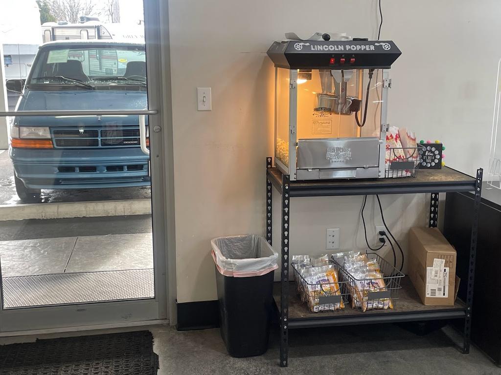 Dealership gallery photo 13