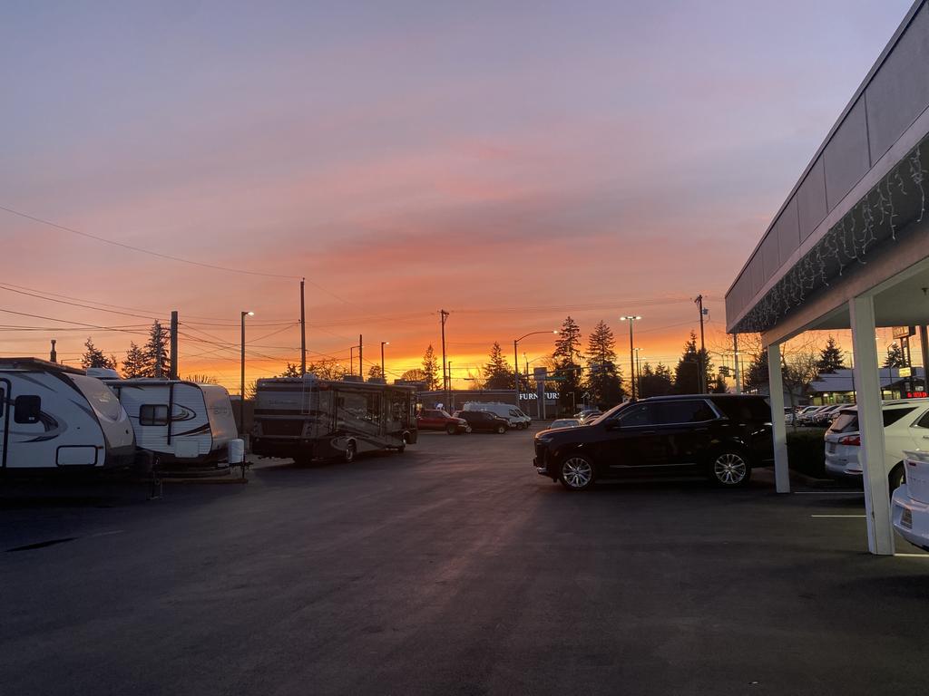 Dealership gallery photo 9