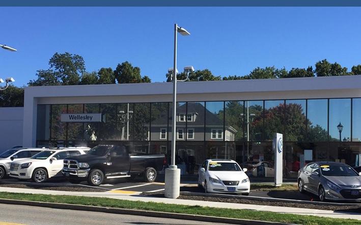 Dealership gallery photo 1