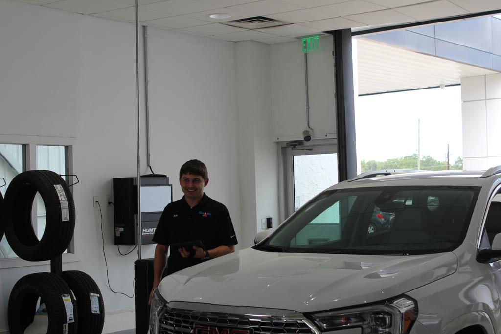 Dealership gallery photo 9