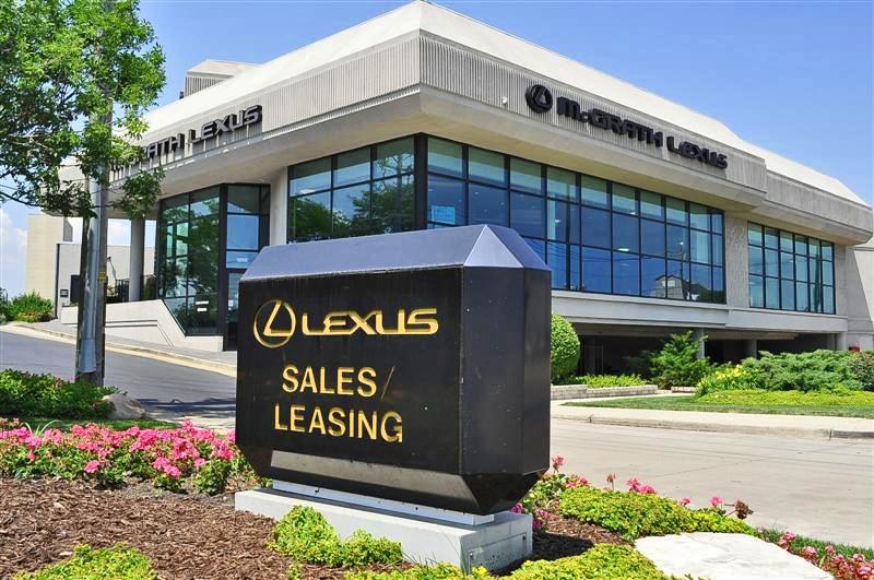 Dealership gallery photo 1