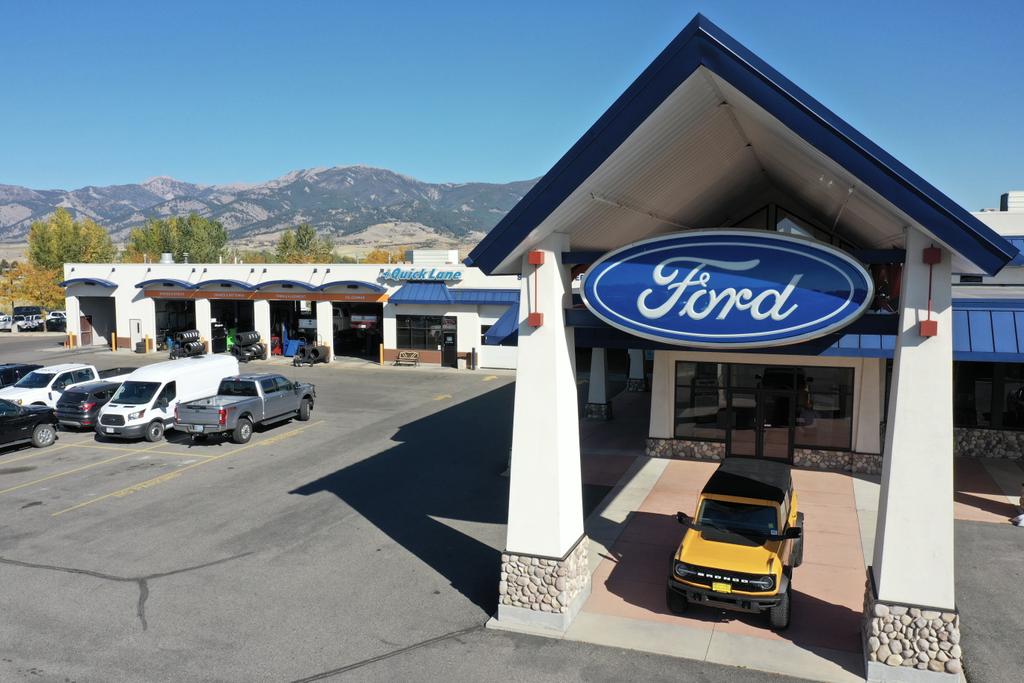 Dealership gallery photo 1