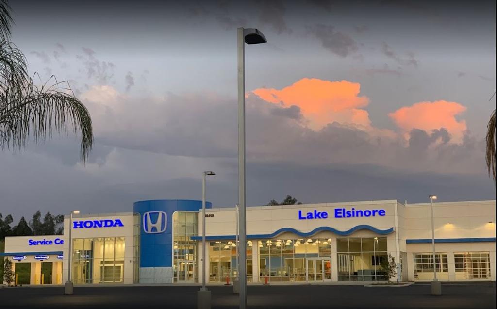 Dealership gallery photo 1