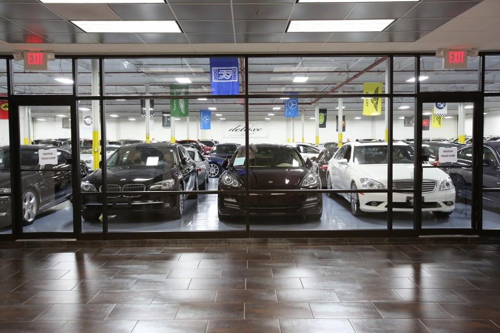 Dealership gallery photo 4