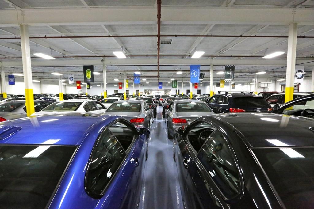 Dealership gallery photo 3