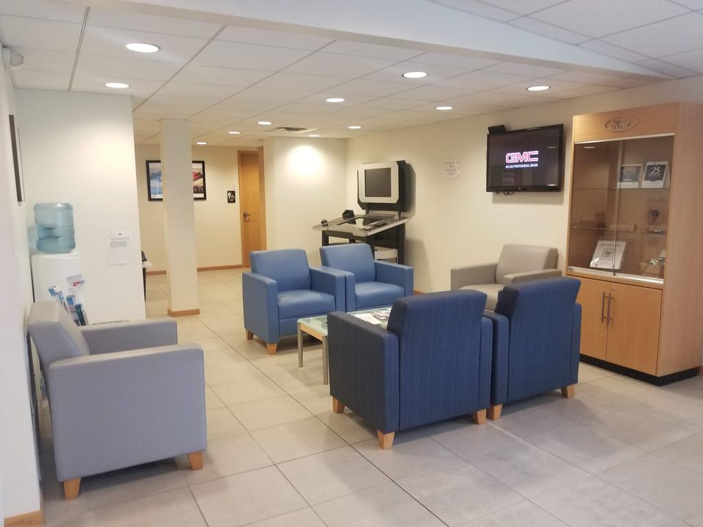 Dealership gallery photo 7