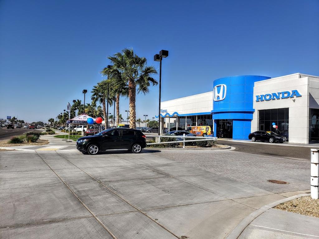 Dealership gallery photo 1