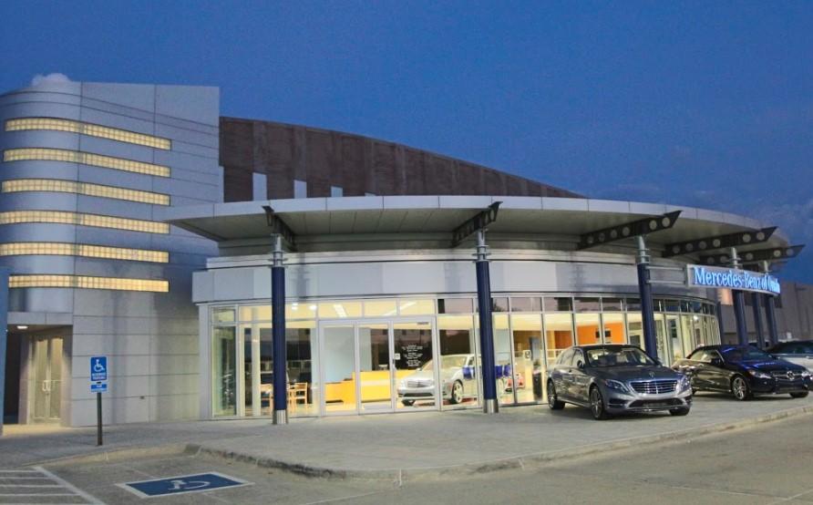 Dealership gallery photo 5