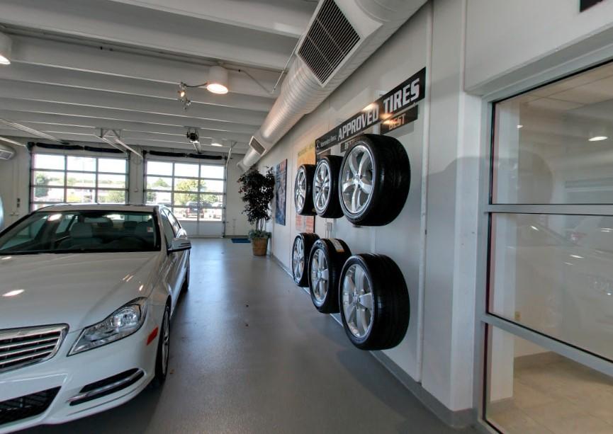 Dealership gallery photo 7