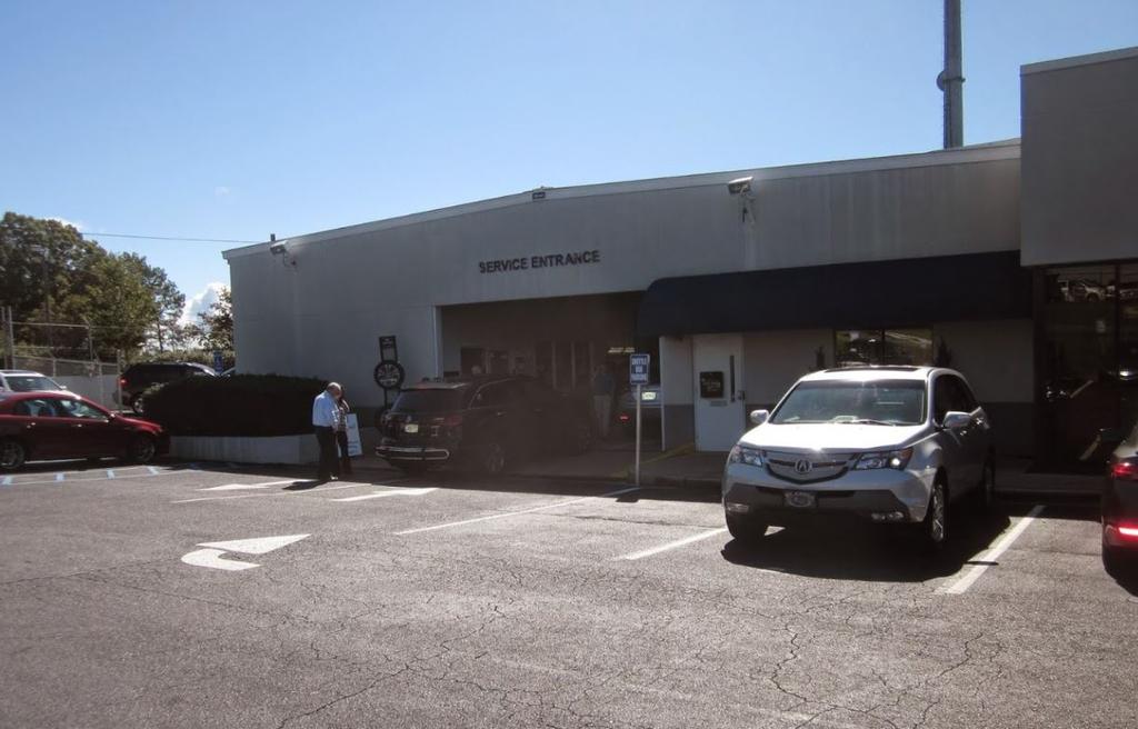 Dealership gallery photo 8