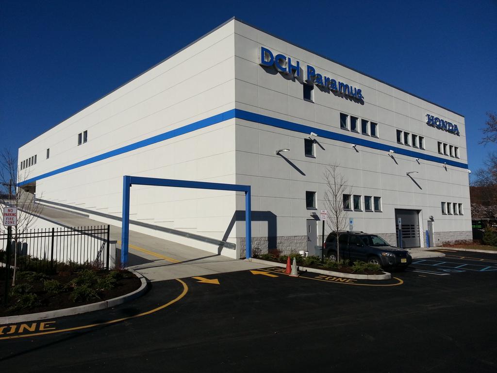 Dealership gallery photo 2