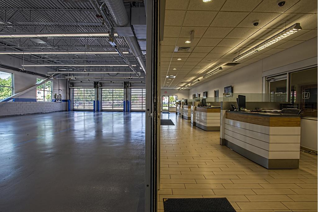 Dealership gallery photo 10