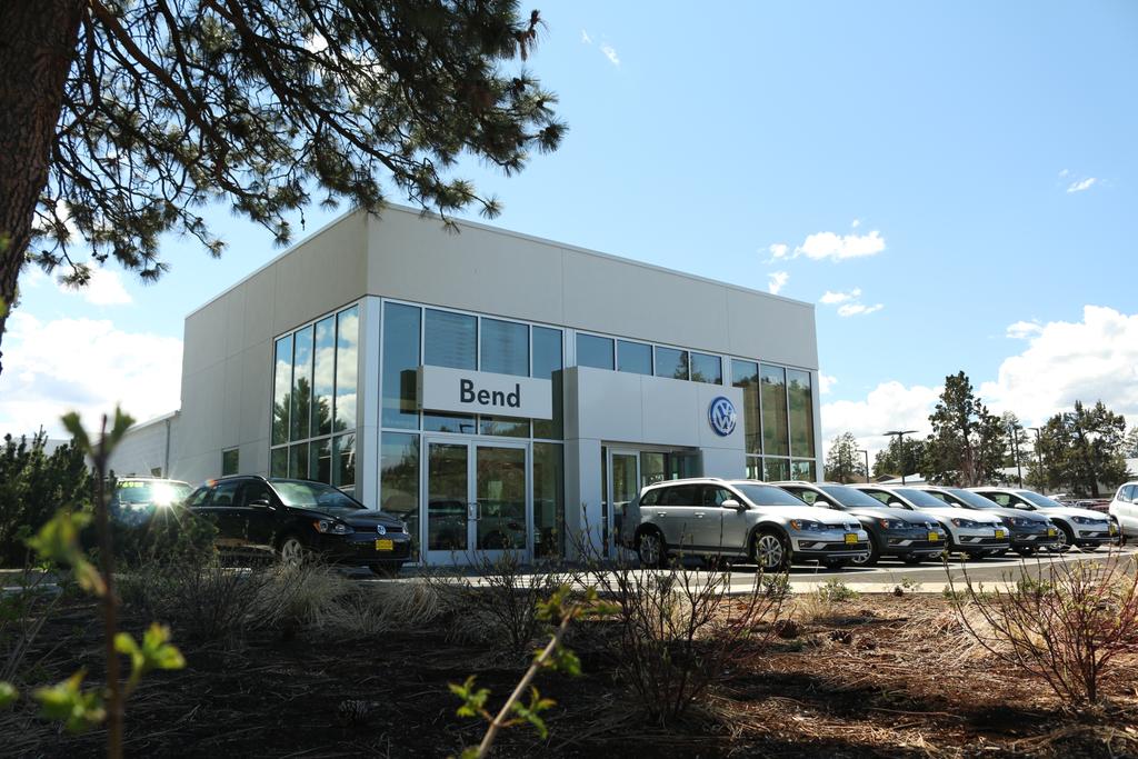 Dealership gallery photo 1