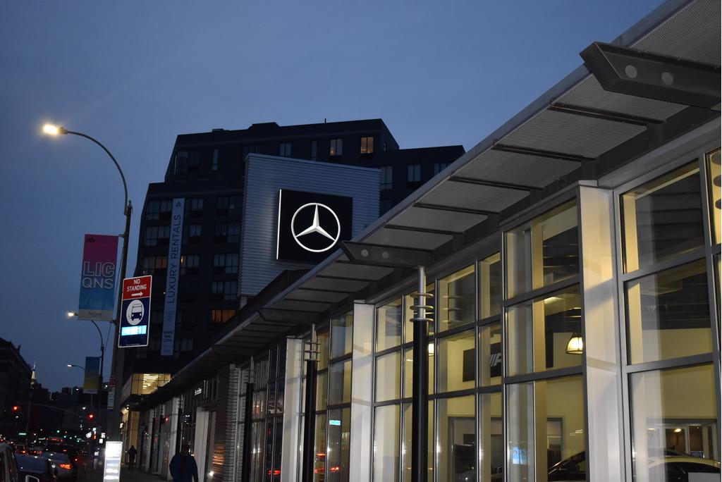 Dealership gallery photo 1