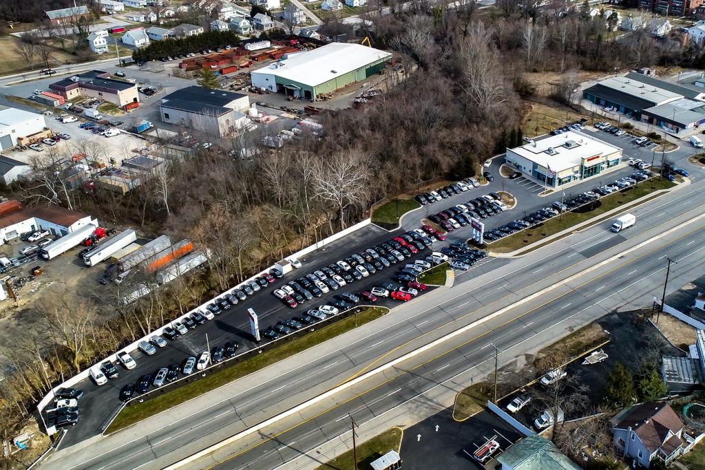 Dealership gallery photo 1