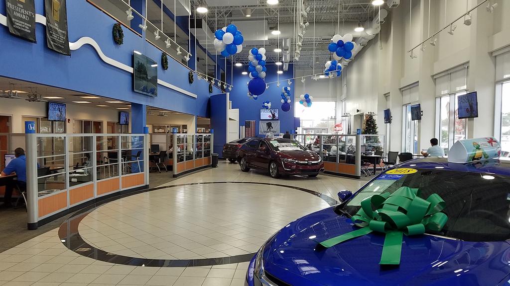 Dealership gallery photo 1