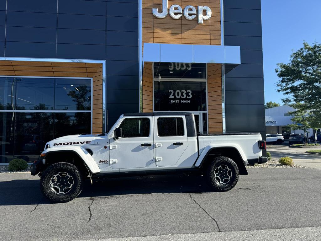 Dealership gallery photo 6