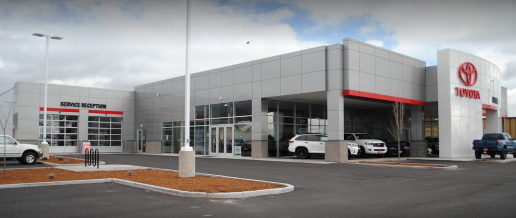 Dealership gallery photo 1
