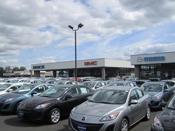 Dealership gallery photo 1