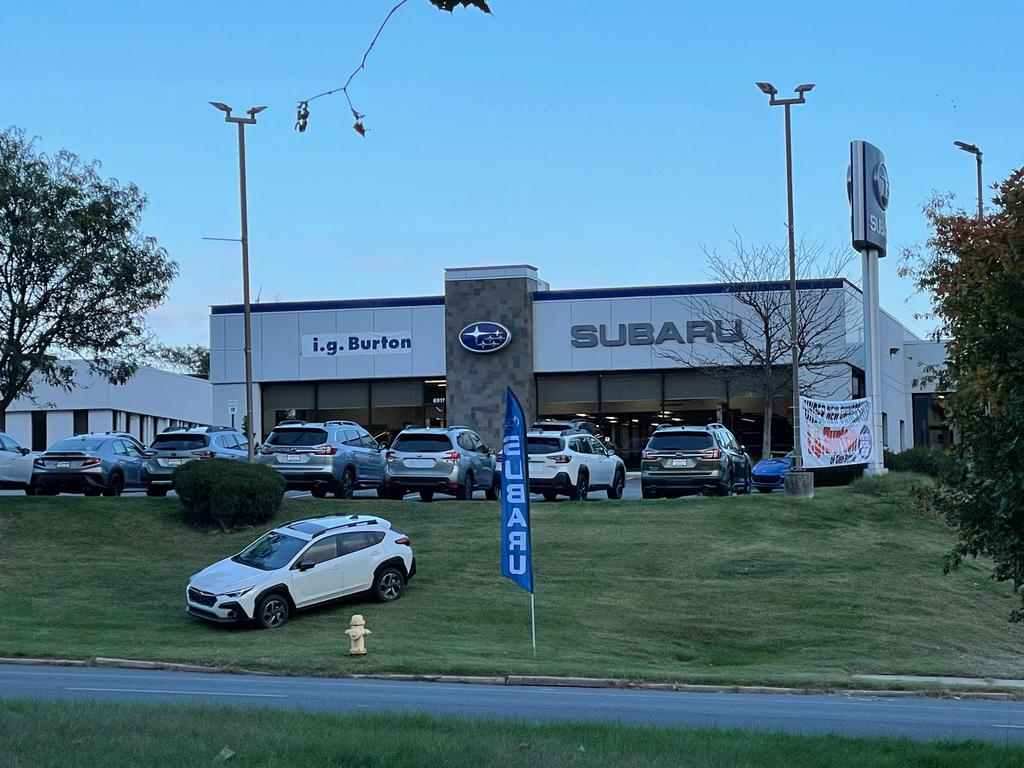 Dealership gallery photo 1