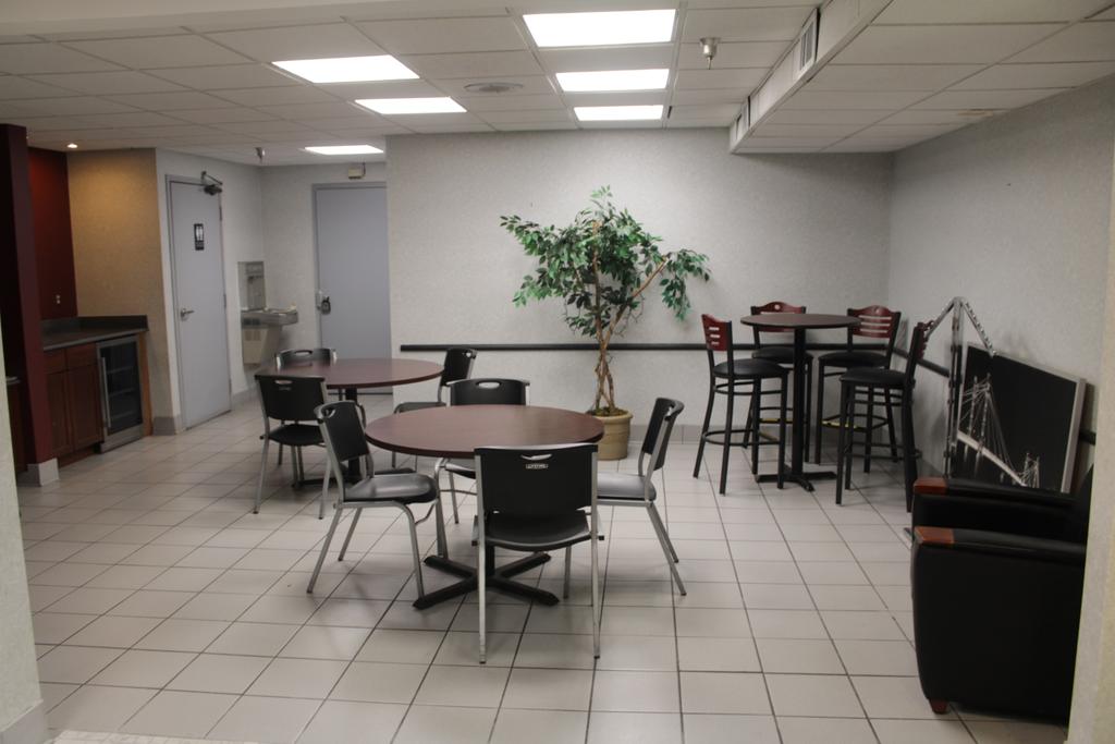 Dealership gallery photo 12