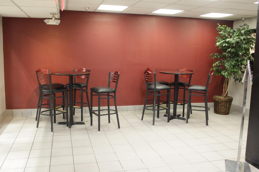 Dealership gallery photo 11