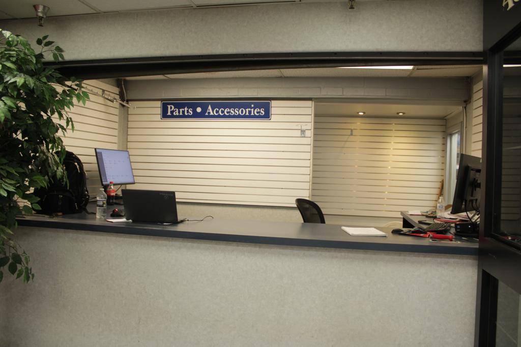 Dealership gallery photo 10