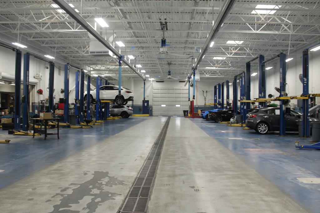 Dealership gallery photo 14