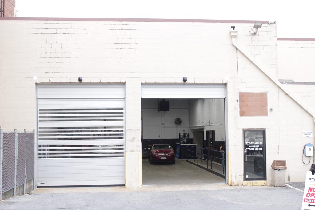 Dealership gallery photo 8