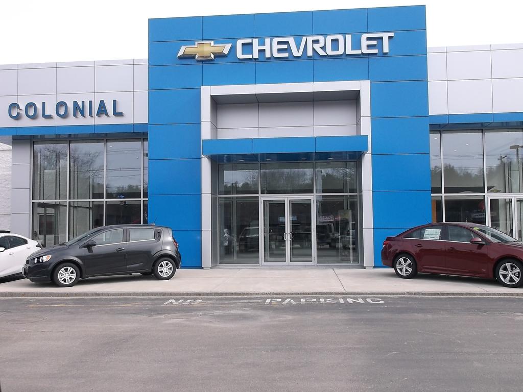 Dealership gallery photo 1