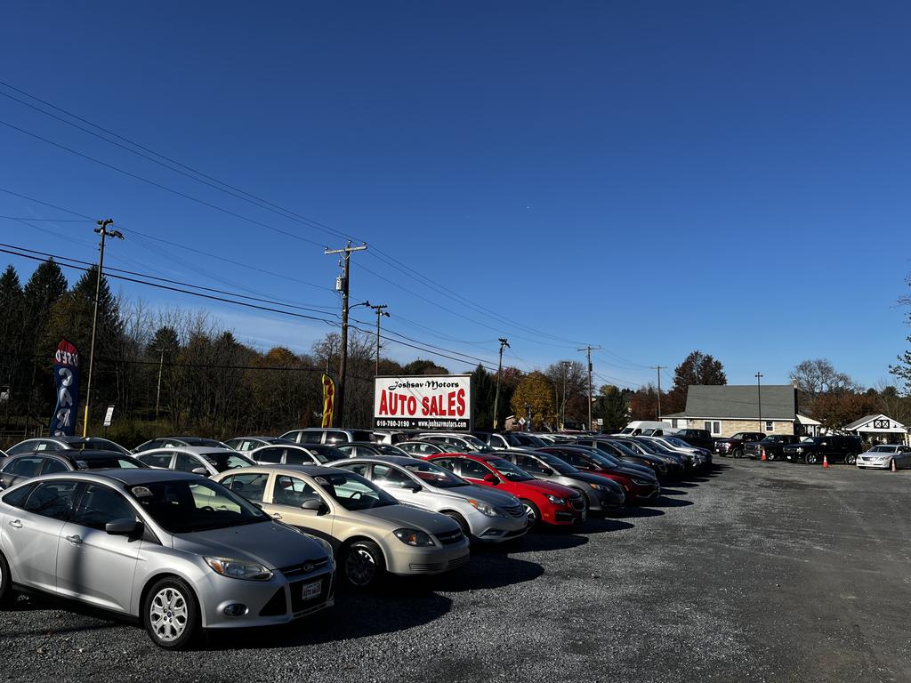 Dealership gallery photo 1