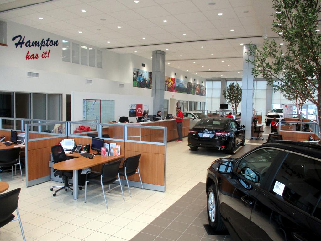 Dealership gallery photo 4