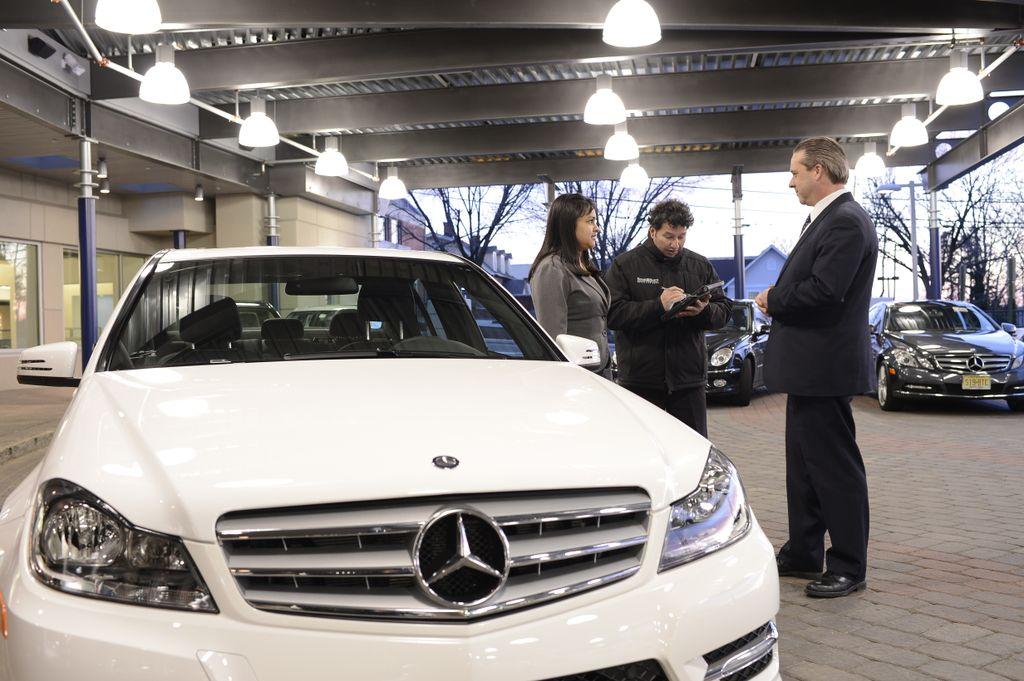 Dealership gallery photo 11