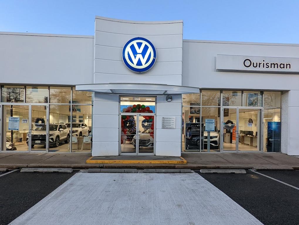 Dealership gallery photo 1