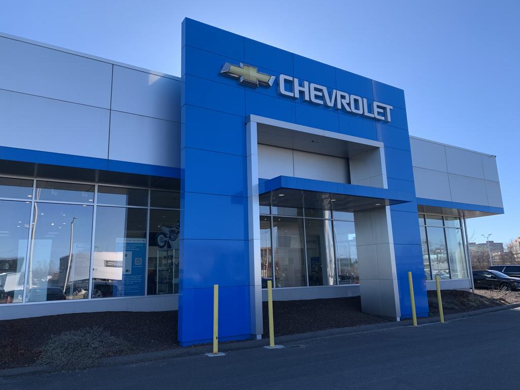 Dealership gallery photo 1