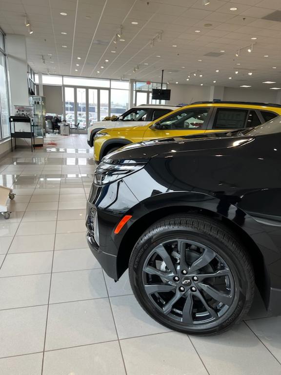 Dealership gallery photo 3