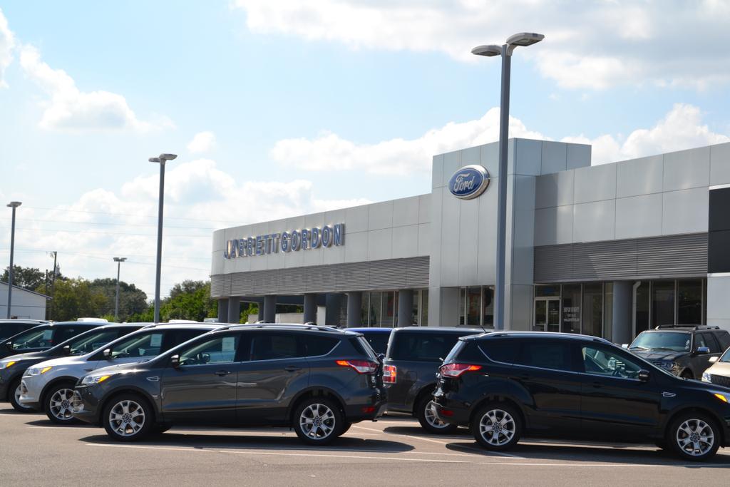 Dealership gallery photo 1