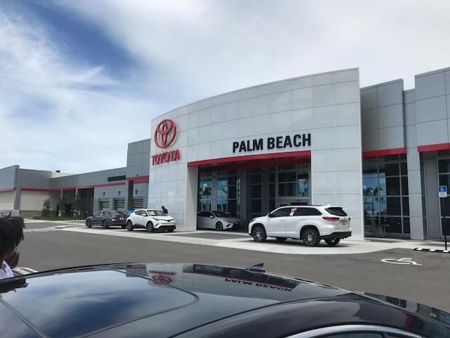 Dealership gallery photo 2