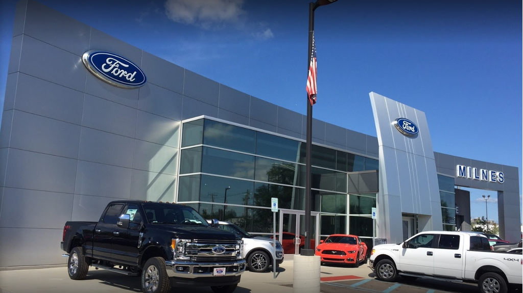 Dealership gallery photo 1