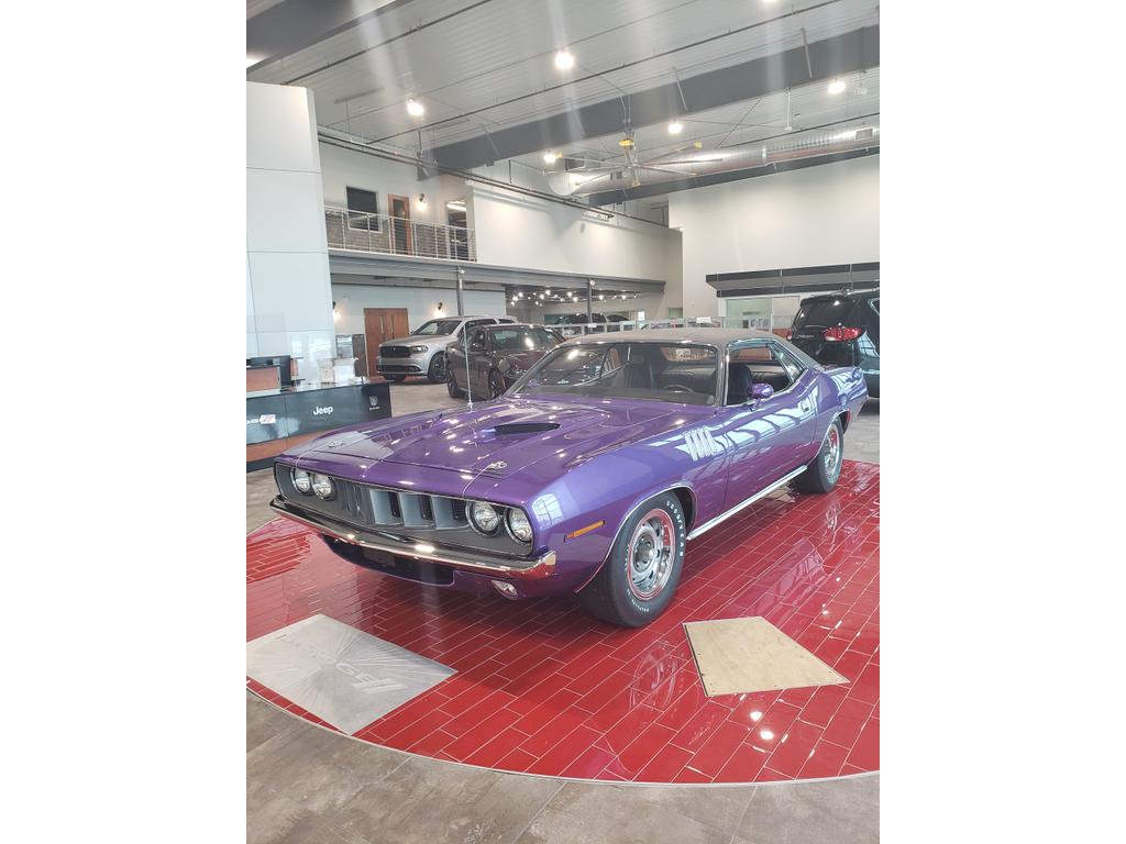 Dealership gallery photo 5