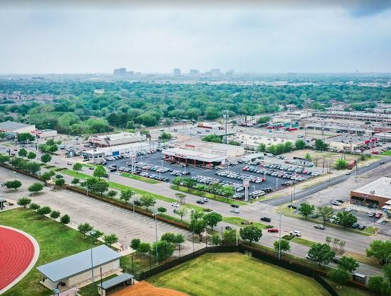 Dealership gallery photo 1