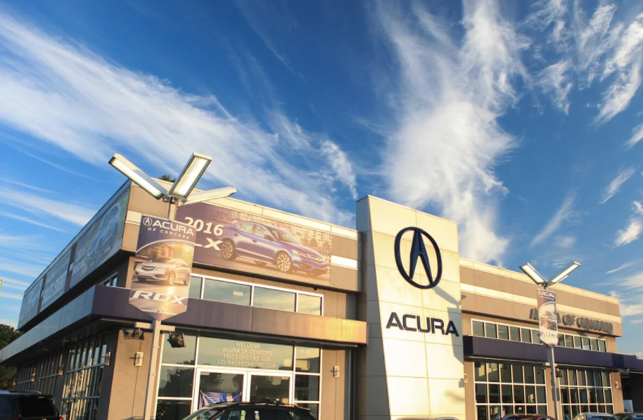 Dealership gallery photo 1