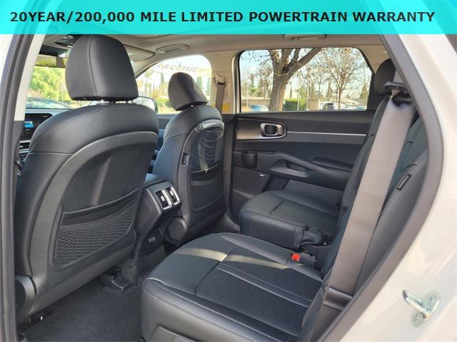 new 2026 Kia Sorento Hybrid car, priced at $43,320